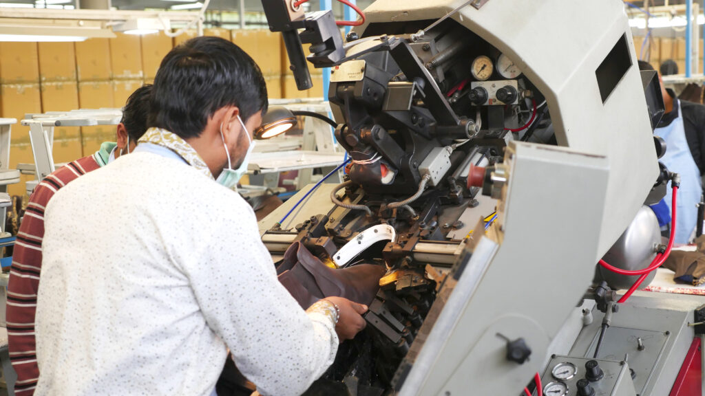 Inside a Smart Footwear Factory: How Foot On Shoes is Transforming Footwear Manufacturing